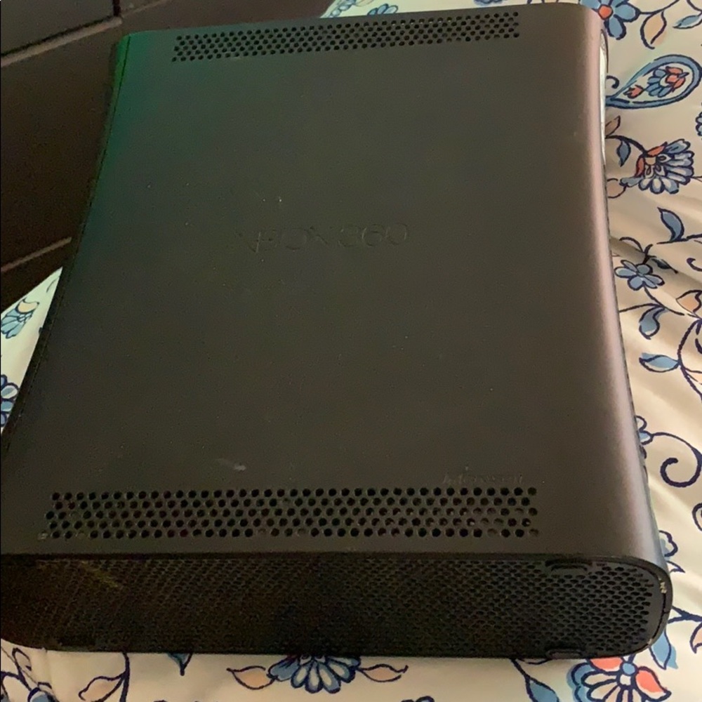 Xbox 360 - Picture 2 of 4